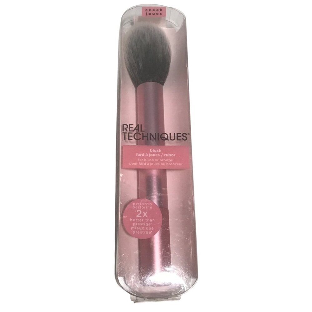 Real Techniques Blush Brush RT 400 Blush Bronzer Soft Fluffy Synthetic Fibers